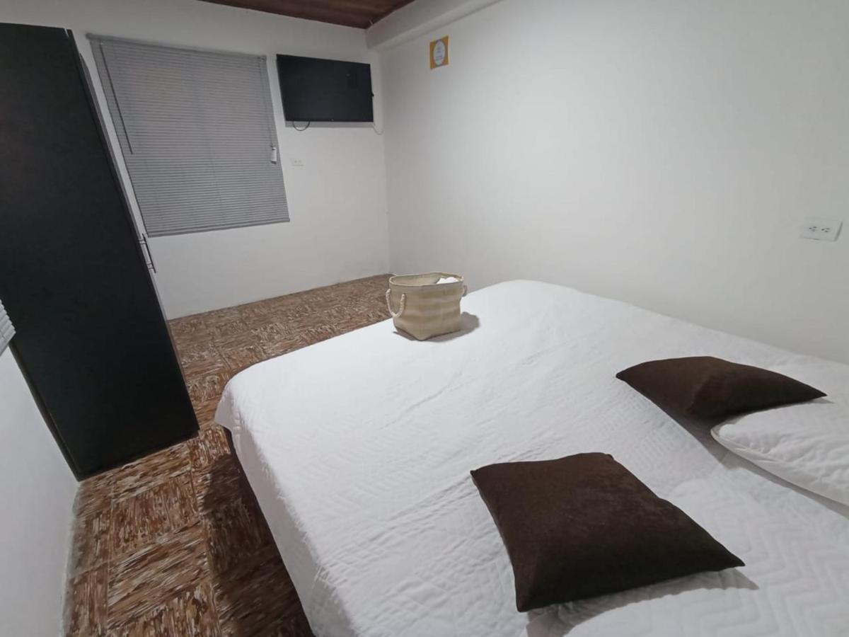 بوبايان Komodo Alojamiento- Hostal Autoservicio - Ubicado Muy Cerca Al Centro Historico -Habitaciones Con Bano Privado, Wifi , Cama 2X2 المظهر الخارجي الصورة